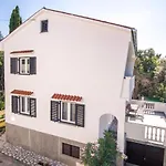 Apartman Nova Mira *