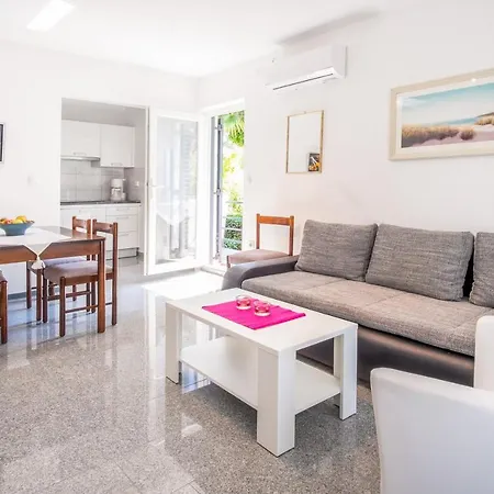 Nova Mira Apartment *
