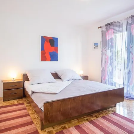 Apartment Nova Mira