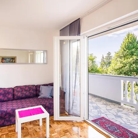 Apartment Nova Mira Malinska