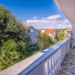 Nova Mira *